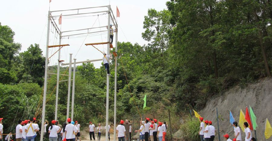 In 2014 organiseerde het bedrijf outdoor uitbreidingstraining (zoals op de foto te zien)(pic1)