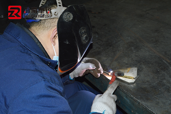 Come calcolare langolo di piegatura e il numero di coltelli di piegatura circolari nella lavorazione della lamiera?(pic1)