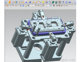 CNC-bewerking geeft automatisch de cilinder vrij